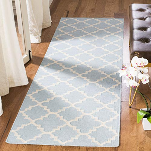 SAFAVIEH Dhurries Collection Runner Rug - 2'6 x 8', Light Blue & Ivory, Handmade Flat Weave Wool, Ideal for High Traffic Areas in Living Room, Bedroom (DHU554B)