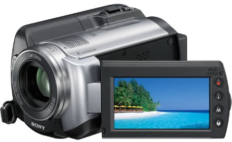 Sony HDR-XR106E HD-Camcorder (Memory Stick, 80 GB Festplatte, 10-fach opt. Zoom, 6,9 cm (2,7 Zoll) Display) silber