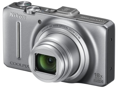 Nikon Coolpix S9300 Digitalkamera (16 Megapixel, 18-fach opt. Zoom, 7,5 cm (3 Zoll) Display, bildstabilisiert, GPS) silber