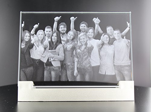 VIP-LASER 2D Glasfoto Flachglas XL (130x90x8mm) incl. Leuchtsockel und All-Inclusive-Paket (XL (130x90x8mm)) - Ihr Foto wird für immer in Glas graviert - für die Ewigkeit bestimmt. Ideal für Weihnachten, Valentinstag, Hochzeit, Verlobung, Jahrestag oder wenn Sie einfach nur etwas besonders, außergewöhnliches suchen!