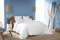 Abeil - Couette Légère Anti-Transpiration - Enveloppe Microfibre Douce, Garnissage 100% Polyester 200g/m² - Lavable en Machine- Certifiée Oeko-Tex - 220 x 240 cm
