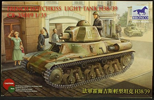 Bronco Models CB35019 - Modellbausatz French H38/39 Light Tank, 2 Versions