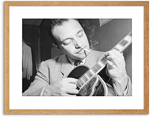 The Art Stop MUSIC VINTAGE PHOTO LEGEND GUITAR PLAYER DJANGO REINHARDT FRAMED PRINT F97X7598