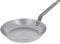 De Buyer - Poêle à omelette en tôle d'acier MINERAL B - 24 cm - Fabriquée en France, Sans PFAS, Anti Adhérence Naturelle, Queue Rivetée et Finition à la Cire d'Abeille, Tous Feux + Flash Four