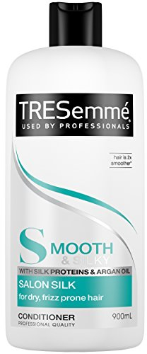 Tresemmé Smooth And Silky Conditioner Dry Hair And Frizz Hair 900 ml