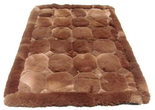 Alpacaandmore Dunkelbrauner Teppich peruanischer Alpaka Fell Verschiedene Groessen (210x190 cm)