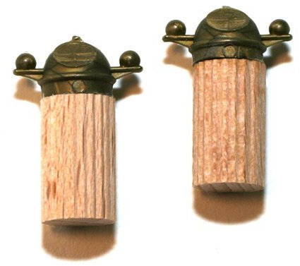 Billing Boats 15 x 20 mm Binnacle on Stand