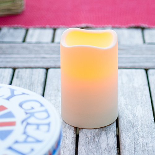 Lights4fun Outdoor Waterproof Flameless LED Pillar Candle Battery Operated with Timer 11.5cm