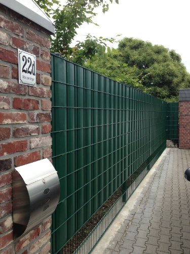 Sichtschutz SIGMA für Doppelstabmatten 26 lfdm in moosgrün. MADE IN GERMANY