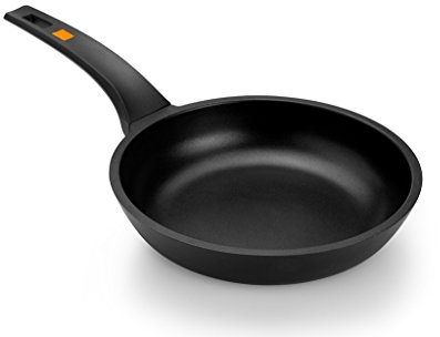 BRA A271222 Efficient | Sartén 22 cm, Aluminio Fundido con Antiadherente Teflon Platinum Plus, Apta para Todo Tipo de cocinas incluida inducción, Libre de PFOA, Negro