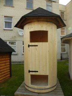 JUNIT Gartendusche aus Holz mit 1,2m Durchmesser Gartenhaus.