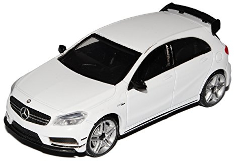 Motormax Mercedes-Benz A-Klasse W176 A 45 AMG 5 Türer Weiss Ab 2012 1/43 Modell Auto mit individiuellem Wunschkennzeichen