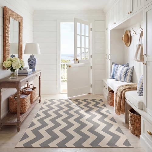 SAFAVIEH Washable Rug Outdoor Courtyard Collection - 6'7 x 9'6, Grey & Beige, Non-Shedding & Easy Cleaning, Ideal for Patio, Backyard, Mudroom (CY6245-246)