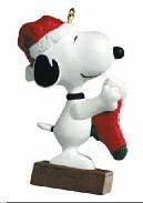 Hallmark Peanuts Ornaments QRP4184 Snoopy Fifth in a Collection of Five A Snoopy Christmas 2000