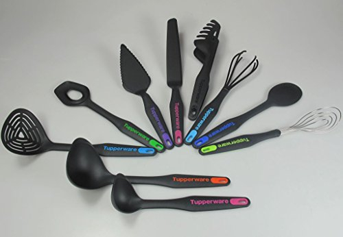 Tupperware écumoire + spatules + fouets + palette + pelle à gâteau en plastique + cuillère + louche + petite louche + pince de chef