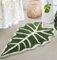 DyeFury Badezimmerteppich mit grünen Blättern, tropische Blätter, Badematte für niedliche Badezimmer-Dekoration, Alocasia-Blatt-Pflanzenteppich für Boho-Schlafzimmer, waschbar, salbeigrün, Duschmatte,