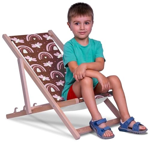 DreamRoots Kinder Liegestuhl Holz Gr. S, Butterflies and Rainbows | Klappbarer Campingstuhl faltbar, für Garten & Strand, bis 130 kg, waschbarer Bezug, 100% Polyester, UV-beständig, Kinderliege