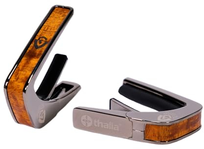 Guild by THALIA Kapodaster mit schwarzem Chrom-Finish, Koa Einlage, mit G-Schild Logo