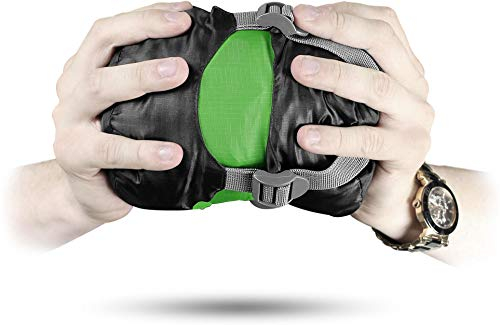 normani Ultralight Schlafsack Runty KOMPAKTE GRÖßE! 3D Mikrofaser Microtech Füllung, wasserdichter Sommerschlafsack Farbe Grün Größe 210 cm x 75 cm x 60 cm (Links)