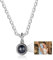 Lam Hub Fong Personalisiert Foto Projektion Halskette für Damen Männer Kette mit Bild Anhänger Silber Vergoldet Kette Schmuck Geschenk für Geburtstage Valentinstag Weihnachtsfeiertag (Silber)