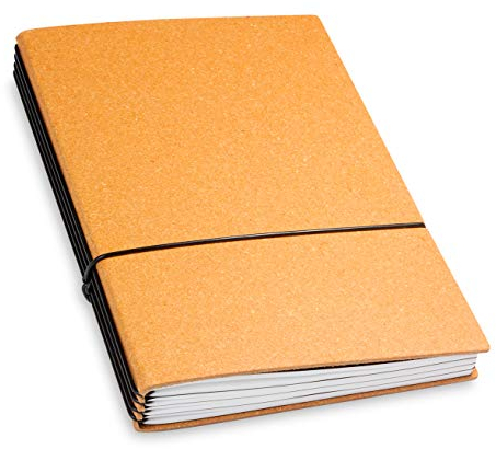 X17-A5 Terminplaner/Organizer 2024-2025 | 18-Monats-Kalender | braun; aus recyceltem Leder. Austauschbare Hefte: Wochenkalender Classic+2 Hefte (blanko, gepunktet), Made in Germany.