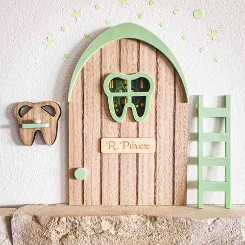 7GANSOS NUEVA PUERTA DEL RATONCITO PEREZ MINT de madera, con repisa para dejar el diente y estrellas que se iluminan en la oscuridad. NO SE ABRE