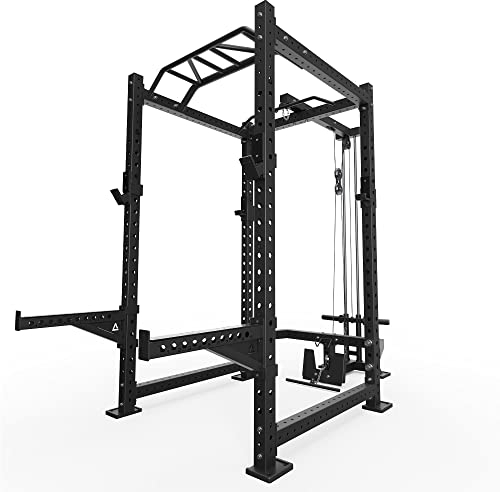 Atletica R8 Blade | Power Rack | Full Rack mit Latzug, Multi-Grip Bar, Spotter Arms, 4 J-Hooks | 226 cm Höhe | 123x211 cm Grundfläche | 213 kg schwer | Erweiterbar