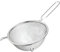 PARENCE.- Passoire à Maille Fine en Acier Inoxydable - Tamis de Cuisine de 21cm de Diamètre, Crochets de Support - 35x21cm, Polyvalent, Efficace, Argent