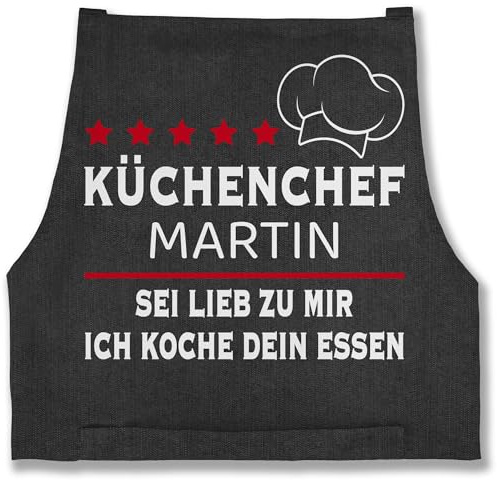 Geschenk mit Namen personalisiert by Shirtracer - Schürze - Kochschürze Herren Männer - Küchenchef mit Name Sei lieb zu mir ich koche dein Essen I Hobbykoch Geschenk