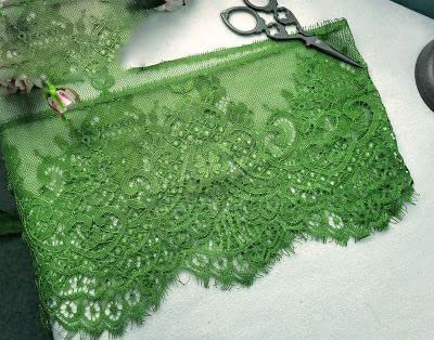 (3 Meter/Menge) Französische Spitzenborte Stickerei Wimpernspitze DIY Zubehör Nadelarbeit Chantilly-Spitze DIY Dessous Spitze-Farbe 25,3 Meter lang