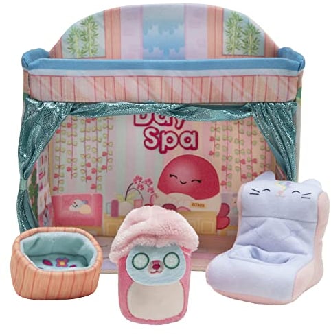 Squishville SQM0211 Deluxe Day Spa Playscene - Comprend Duchesse The Pink Deer, Serviette, Masque, lavabo et Chaise de Salon - Jouets pour Enfants, Multicolore