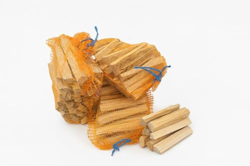 Premium Anzündholz (4 × 2,5 kg pro Sack)–Kammergetrocknetes Kiefer-& Fichtenholz aus nachhaltiger Forstwirtschaft– Natürliches, sauberes Brennholz für Kamin,Ofen, Grill & Feuerschale (10 kg)