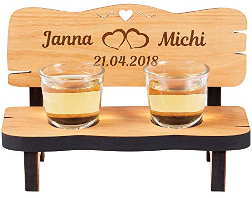 Personalisierte Schnapsbank Hochzeit mit Gravur | inkl. 2 Schnapsgläsern | Hochzeitsgeschenk für das Brautpaar personalisiert | Hochzeitsbank | Geschenk zur Hölzernen Hochzeit Hochzeitstag | Herzen