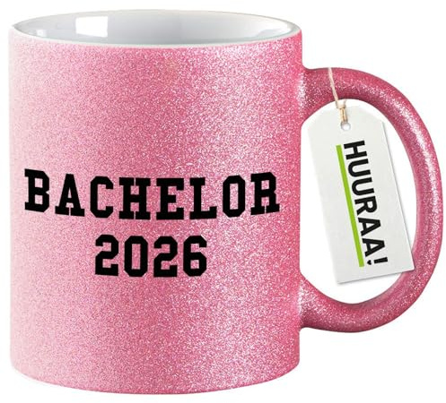 Huuraa Glitzertasse Bachelor 2026 Abschluss Geschenk | Motivtasse 330ml Glitzer Tasse mit Spruch Pink Keramik Kaffeebecher Geschenkidee Pinker Glitter Becher mit Motiv