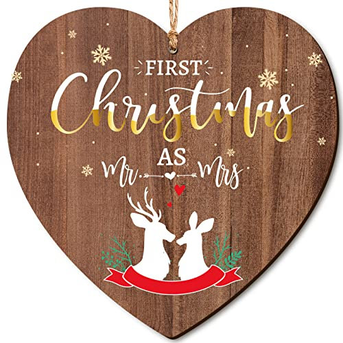 First Christmas as Mr and Mrs 2025 Wooden Hanging Heart Plaque and Greeting Card Couples of Family Together Xmas Christmas Tree Bauble Decoration Ornament for 1st Wedding Gifts Keepsake