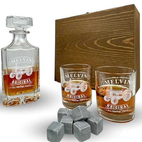 Whisky Set mit Gravur Traktor personalisiert Karaffe 700 ml und Gläser verschiedene Motive Landwirt Bauer Trecker Geschenkbox (Motiv 1: Oldtimer, Karaffe + 4 Gläser)