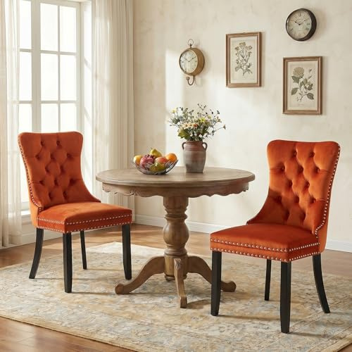 SoarFlash Esszimmerstühle mit gepolstertem Flügelrücken, orange, 2er Set | Weicher Samtbezug, Tufting, Nietenbesatz, Rückenring, Holzbeine. Ideal für Esszimmer, Wohnzimmer, Innendekoration.