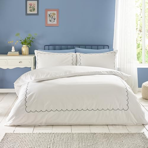 Catherine Lansfield Scallop Border Embroidery King Duvet Cover Set with Pillowcases White/Navy