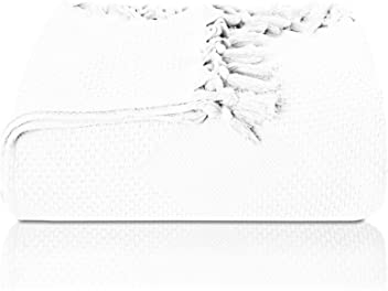 LAYNENBURG Premium Tagesdecke mit handgeknüpften Fransen - 100% Baumwolle - 180 x 220 cm - Waffelpique Sommerdecke - Baumwolldecke als Bett-Überwurf, Couch-Überwurf & Sofa-Decke (Weiß)