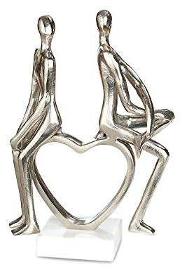 GILDE Elegance Alu Pärchen sitzend auf Herz - in Silber auf Marmor-Sockel H 33 cm