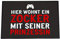 4youDesign Lustige Fußmatte -Hier wohnt EIN ZOCKER mit Seiner Prinzessin, 40x60- rutschfest, für innen (Hier wohnt EIN ZOCKER mit Seiner Prinzessin, 40 x 60 cm)