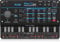 Behringer 4 Vektor-Morphing-Oszillatoren pro Stimme, tragbarer 4-stimmiger Hybrid-Synthesizer mit Multimode Analog Filter, Effekte, 16 Schritten Sequencer und Arpeggiator