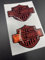 Logo Emblem Aufkleber, Paar geharzte Aufkleber, 3D-Effekt. Für Tank oder Helm. Schwarz orange