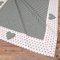 Tischdecke LISE grün kariert, Bordüre Punkte & Herz - Großes Tischtuch Landhausstil 70 x 70 cm Tischdeko quadratisch - Waschbare Mitteldecke aus 70 % Baumwolle, als moderne Esstischdeko, Hochzeitsdeko