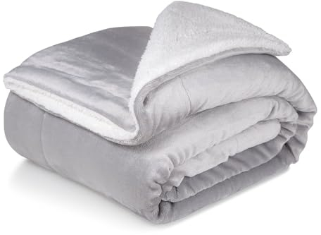 Cozyor Wohndecke Kuscheldecke XL warm Sherpa, Dicke Sofadecke, hochwertige Tagesdecke, 150x200 cm Plüschdecke hellgrau Moonlight, Wohnzimmerdecke Sherpadecke
