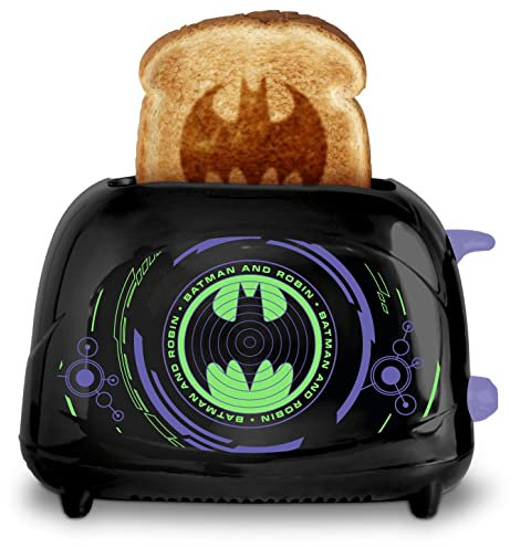 Uncanny Brands DC Comics - Tostadora de Batman Game Over de dos rebanadas – Tostada el logotipo de Batman en tu tostada – Divertido electrodoméstico de cocina – Compacto y fácil de usar