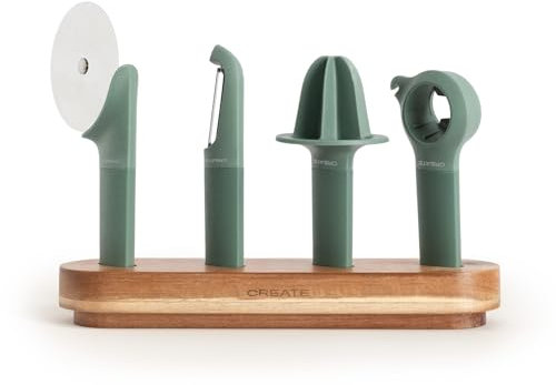 CREATE/Pack de 4 utensilios de cocina verde sage/Soporte de madera, pelador de fruta y verdura, exprimidor, cortador de pizza, abridor multifunción, apto para lavavajillas