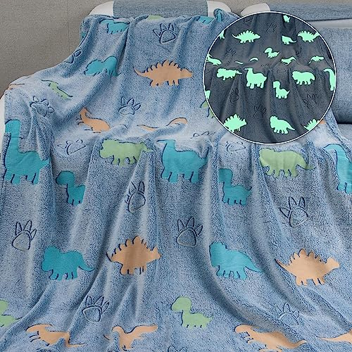 Ruiuzioong Kuscheldecke Glow In The Dark Decke Kinderdecke leuchten im Dunkeln Plüschdecke Little Sterne Kinder Decke Geschenk (Blauer Dinosaurier,130 x 150cm)