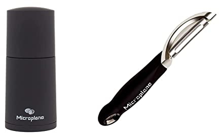 Microplane Gewürzmühle Schwarz für Muskatnuss, Zimt, Tonkabohnen, Langpfeffer und andere getrocknete Gewürze & Profi-Schäler mit Doppelklinge in Edelstahl für Rechtshänder und Linkshänder
