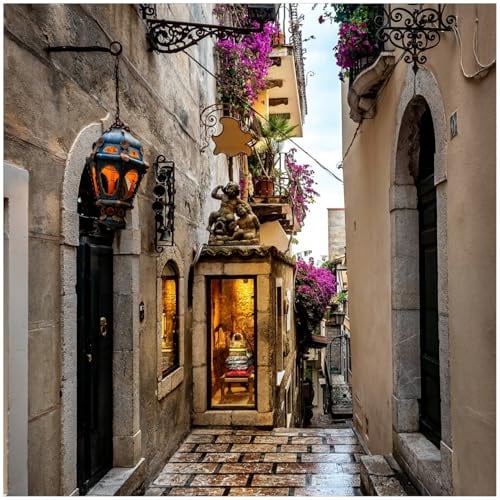 Wallario Glasbild Altstadtgasse im Regen - 30 x 30 cm Wandbilder Glas in Premium-Qualität: Brillante Farben, freischwebende Optik